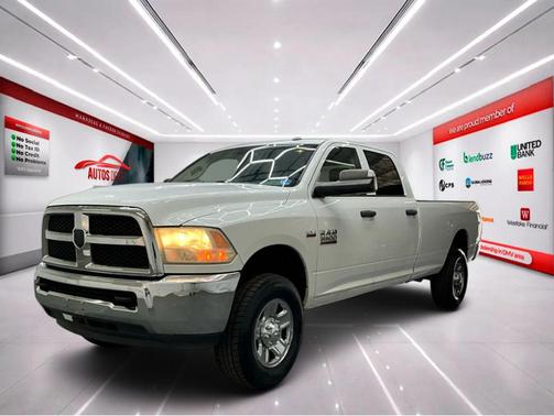 Bright White Clearcoat 2018 RAM 3500 Tradesman Crew Cab 4x4 8' Box