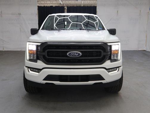 Oxford White 2022 Ford F-150 XLT