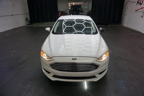 Photo 4 of 32 of 2017 Ford Fusion S
