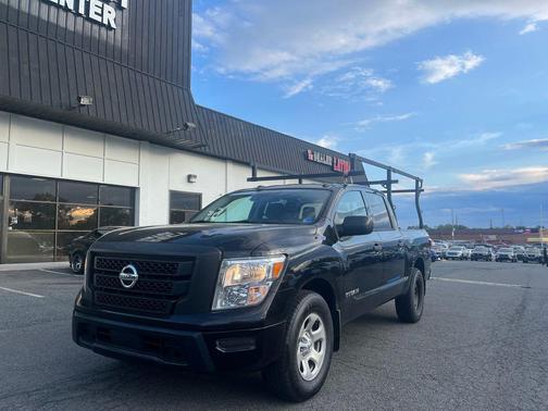 Super Black 2021 Nissan Titan S