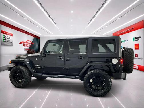 Black Clearcoat 2016 Jeep Wrangler Unlimited Sahara