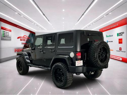 Black Clearcoat 2016 Jeep Wrangler Unlimited Sahara