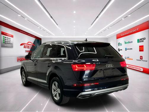 Ink Blue Metallic 2017 Audi Q7 2.0T Premium