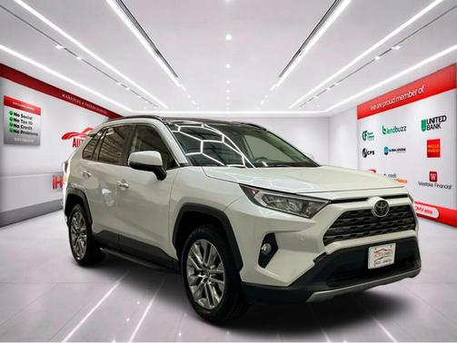 Blizzard Pearl 2020 Toyota RAV4 Limited