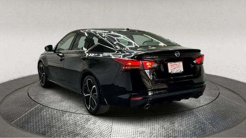 2023 Nissan Altima SR FWD
