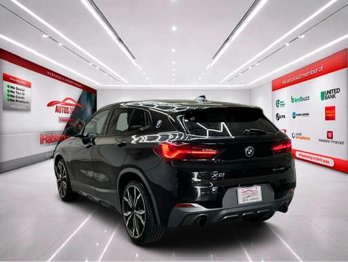 Black Sapphire Metallic 2022 BMW X2 sDrive28i