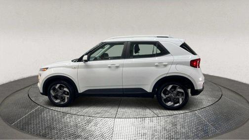 2022 Hyundai VENUE SEL