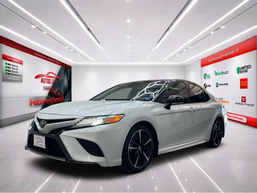 Wind Chill Pearl/Midnight Black Metallic 2020 Toyota Camry XSE