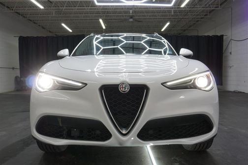 Photo 3 of 32 of 2019 Alfa Romeo Stelvio Ti Sport