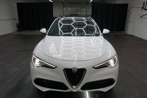 Photo 4 of 32 of 2019 Alfa Romeo Stelvio Ti Sport