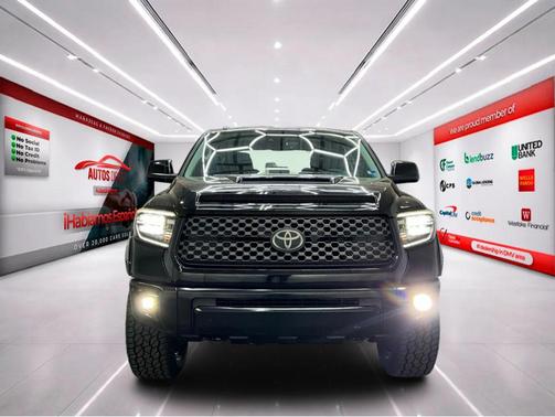 Midnight Black Metallic 2019 Toyota Tundra SR5