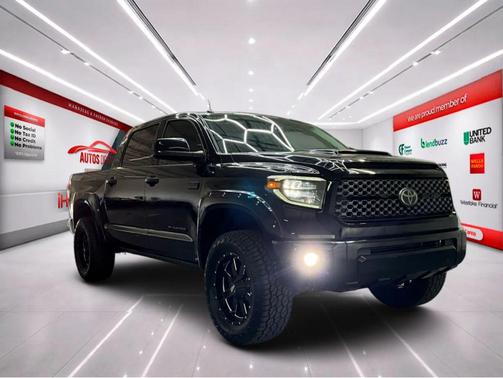 Midnight Black Metallic 2019 Toyota Tundra SR5