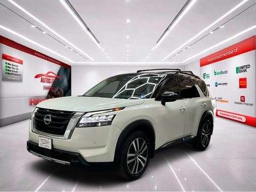 Pearl White Tricoat/Super Black 2023 Nissan Pathfinder Platinum 4WD