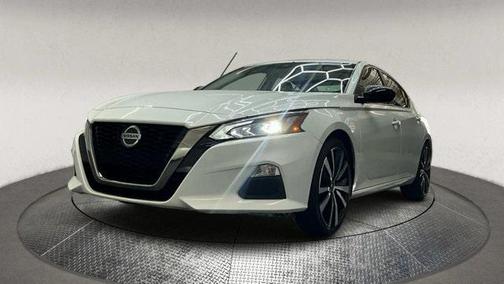 2021 Nissan Altima SR FWD