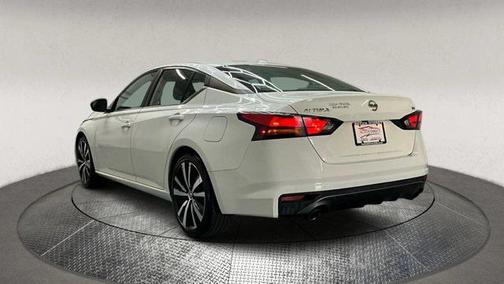 2021 Nissan Altima SR FWD