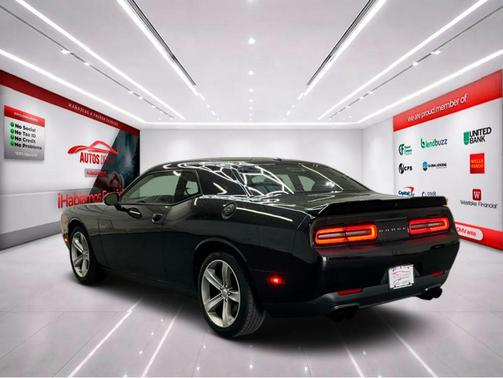 Pitch Black Clearcoat 2018 Dodge Challenger R/T