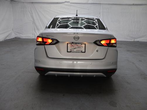 Brilliant Silver Metallic 2025 Nissan Versa 1.6 S
