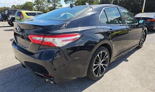 2020 Toyota Camry SE