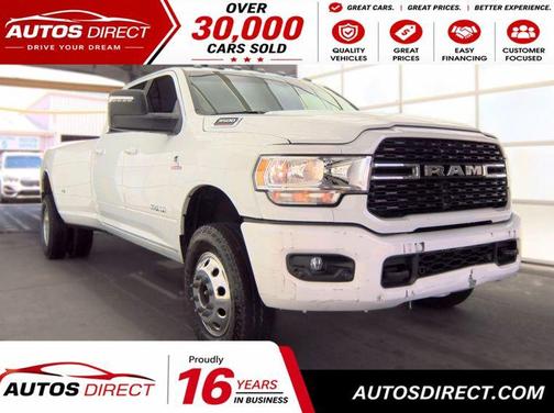 Bright White Clearcoat 2024 RAM 3500 Big Horn Crew Cab 4x4 8' Box