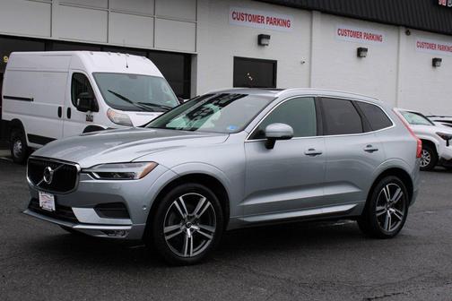 Electric Silver Metallic 2018 Volvo XC60 T6 Momentum