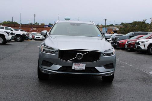 Electric Silver Metallic 2018 Volvo XC60 T6 Momentum