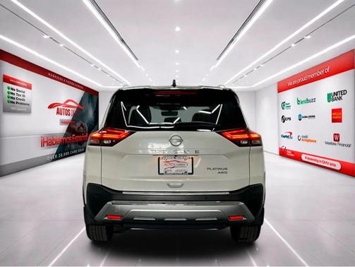 Pearl White Tricoat/Super Black 2023 Nissan Rogue Platinum