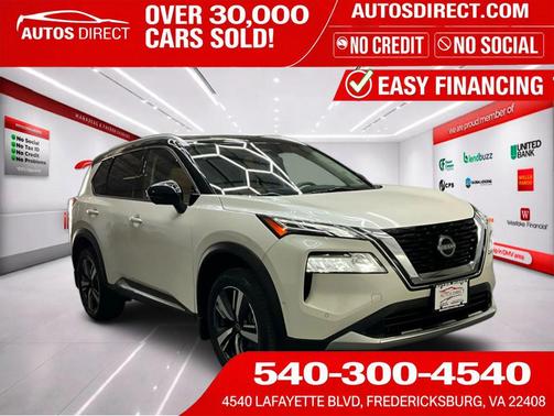 Pearl White Tricoat/Super Black 2023 Nissan Rogue Platinum