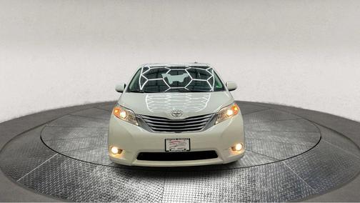 2017 Toyota Sienna XLE