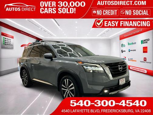 Boulder Gray Pearl 2024 Nissan Pathfinder Platinum 4WD