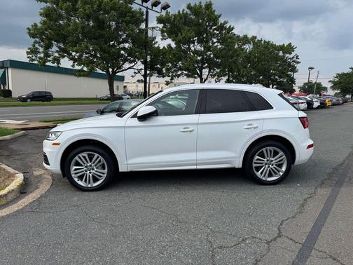 Ibis White 2018 Audi Q5 2.0T Tech Premium