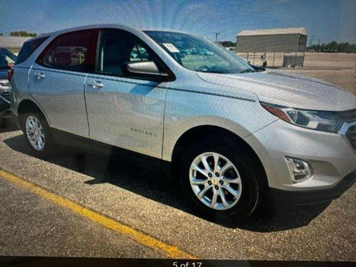 Silver Ice Metallic 2019 Chevrolet Equinox LS