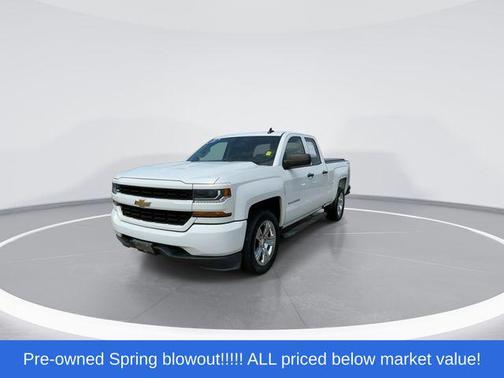Summit White 2018 Chevrolet Silverado 1500 Custom