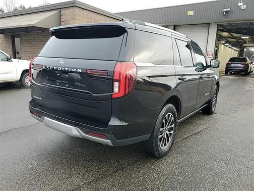 AGATE BLACK METALLIC 2025 Ford Expedition Platinum