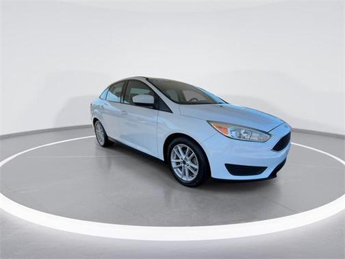 OXFORD WHITE 2018 Ford Focus SE