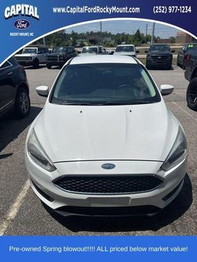 OXFORD WHITE 2018 Ford Focus SE