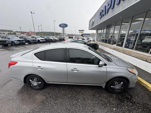 2015 Nissan Versa 1.6 SV
