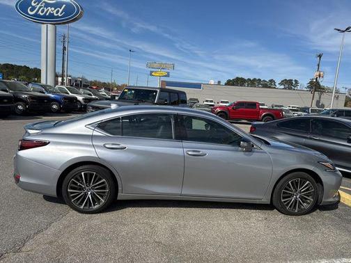 Iridium 2024 Lexus ES 300h Base