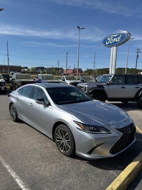 Iridium 2024 Lexus ES 300h Base