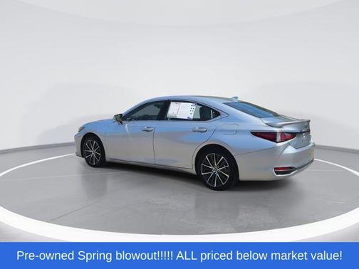 Iridium 2024 Lexus ES 300h Base