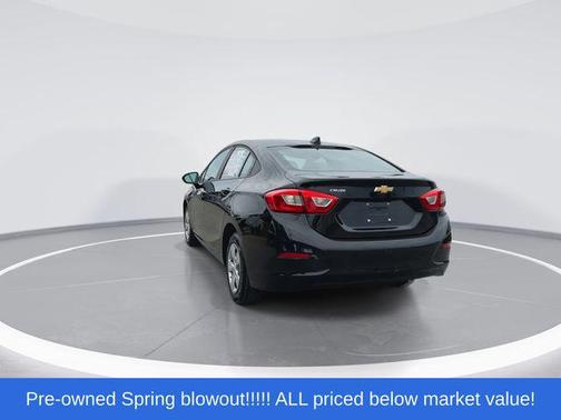 Mosaic Black Metallic 2018 Chevrolet Cruze LS