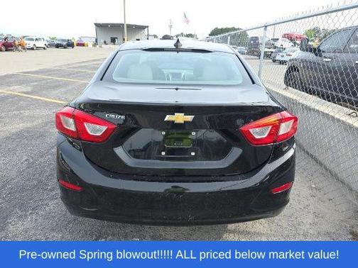 Mosaic Black Metallic 2018 Chevrolet Cruze LS