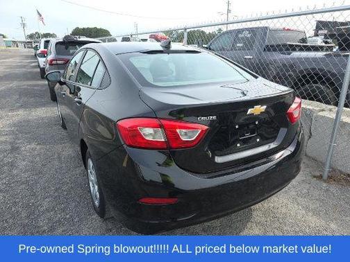 Mosaic Black Metallic 2018 Chevrolet Cruze LS