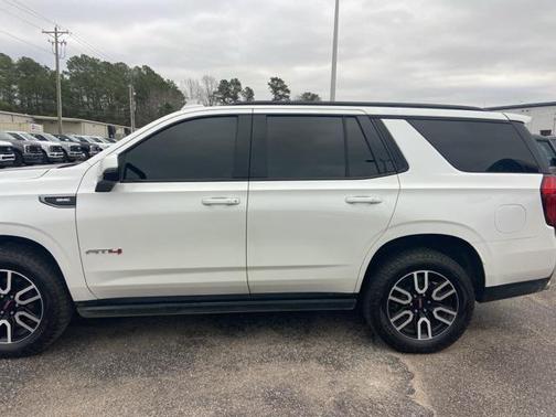 2022 GMC Yukon 4WD AT4