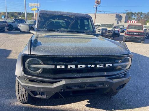 CARBONIZED GRAY METALLIC 2023 Ford Bronco Outer Banks