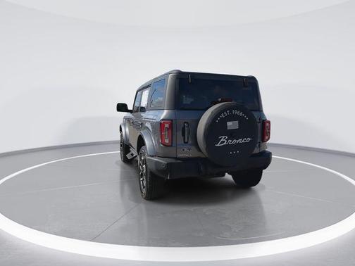 CARBONIZED GRAY METALLIC 2023 Ford Bronco Outer Banks