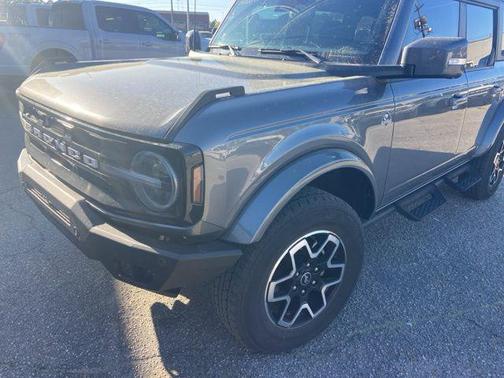 CARBONIZED GRAY METALLIC 2023 Ford Bronco Outer Banks