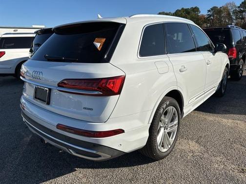 2021 Audi Q7 55 Premium Plus