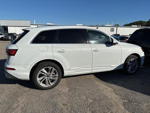 2021 Audi Q7 55 Premium Plus
