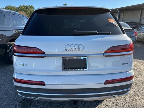 2021 Audi Q7 55 Premium Plus