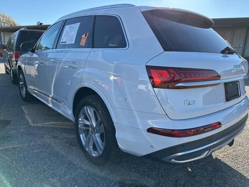 2021 Audi Q7 55 Premium Plus